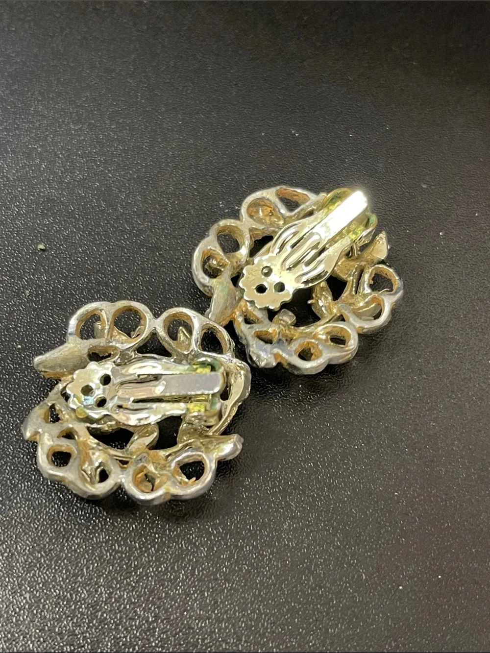 N/A elegant gold